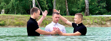 Reaching and Baptizing Youth in Ukraine