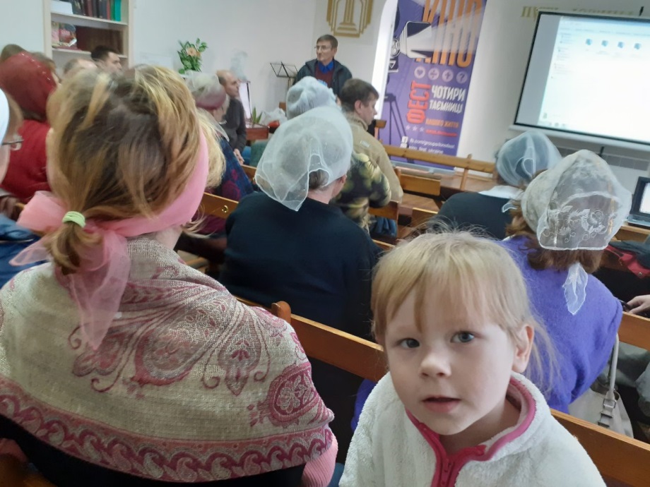 Natalia Filipova (40 years old) and her daughter Stanislava (4 years old).