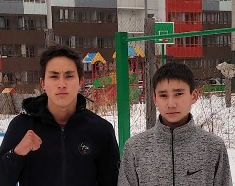 Alexander (Right) with his older brother.