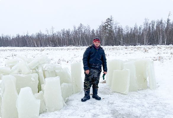 Blocks of Ice Open the Door to Sharing Jesus’ Living Water 4