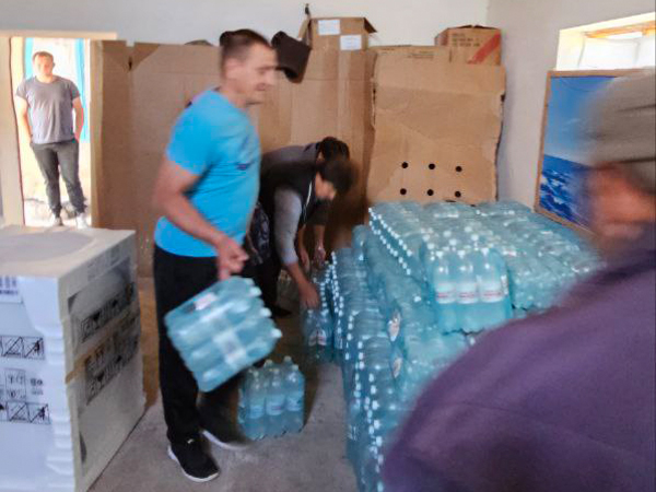More Humanitarian Aid Arrives In Flood Damaged Region 15