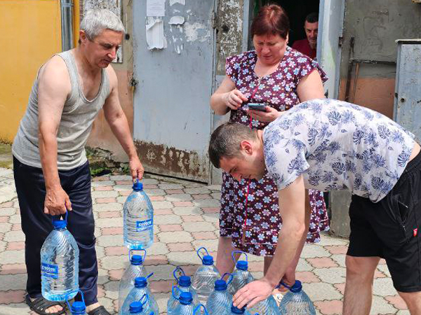 More Humanitarian Aid Arrives In Flood Damaged Region 2
