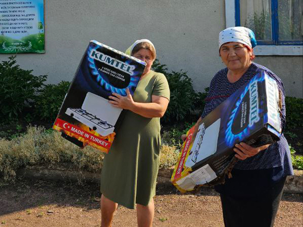 More Humanitarian Aid Arrives In Flood Damaged Region 8