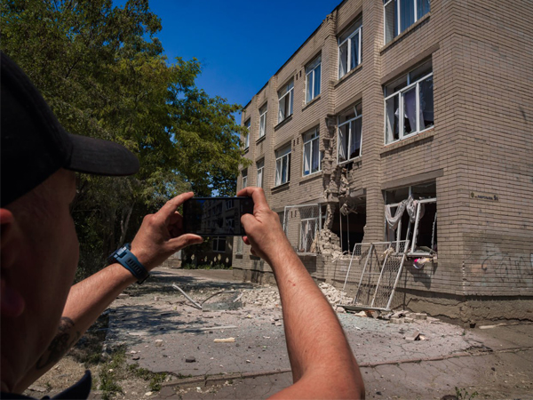 Bottled Water Word Of Hope Shared In Kherson 13