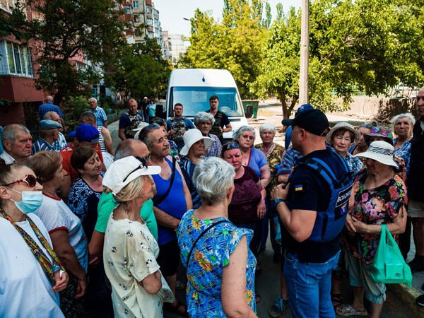 Bottled Water Word Of Hope Shared In Kherson 16