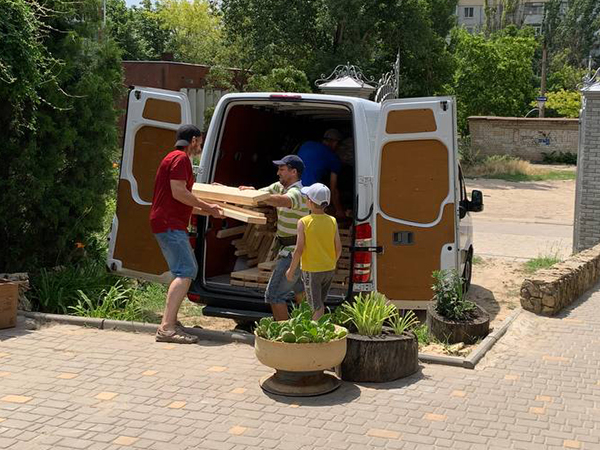 Reaching Kherson With Bottles Of Water And Bunk Beds 7