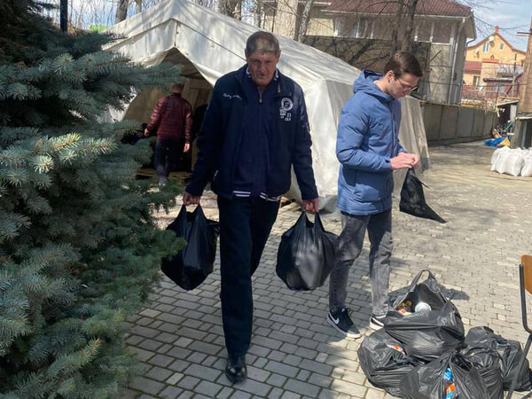 Vulnerable Ukrainians Receive Aid From Local Churches 12