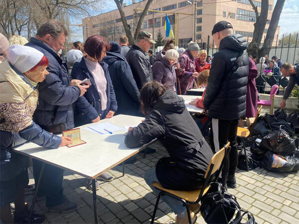 Vulnerable Ukrainians Receive Aid From Local Churches 15