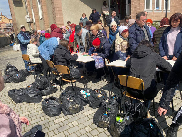 Vulnerable Ukrainians Receive Aid From Local Churches 16