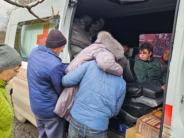 An Emergency Evacuation To Save Elderly Ukrainians 2