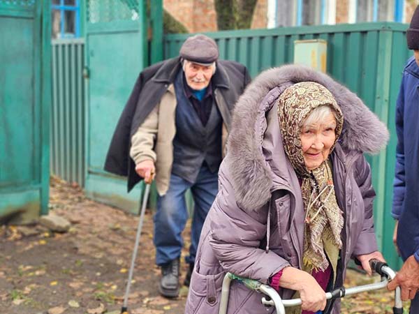 An Emergency Evacuation To Save Elderly Ukrainians 3
