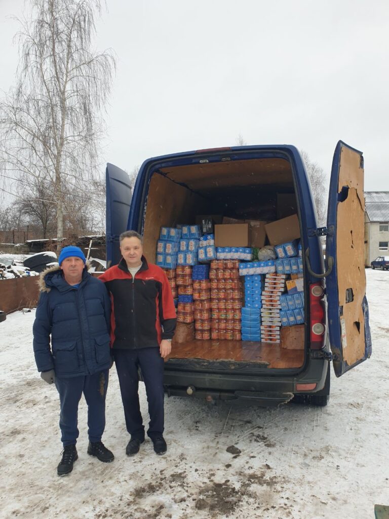 Cargo Sga Foodaid Report Kharkiv Region (lyubotin Baptist Church) Worked Hard With Brother Andrew To Unload The Food Aid