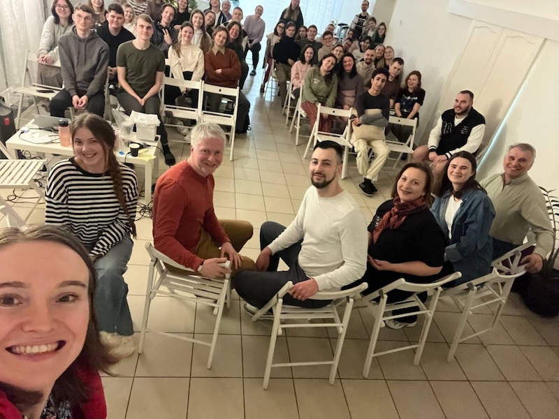 Meeting with unbelieving students.