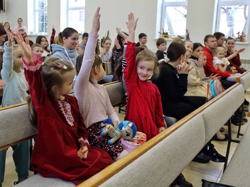 Christmas program for parents and children affected by Chernobyl.