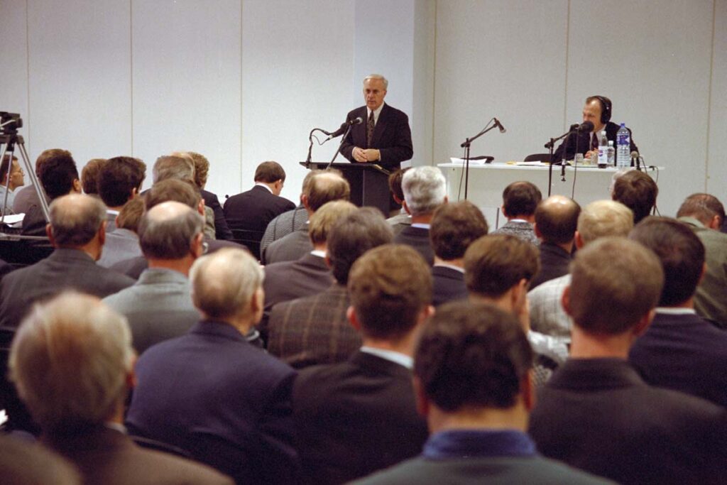 1999 1099 009 094 Lr