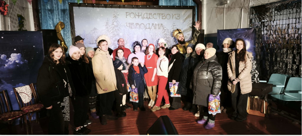 Clear roads allowed the team to reach Verkh-Chetsk for the Christmas program.
